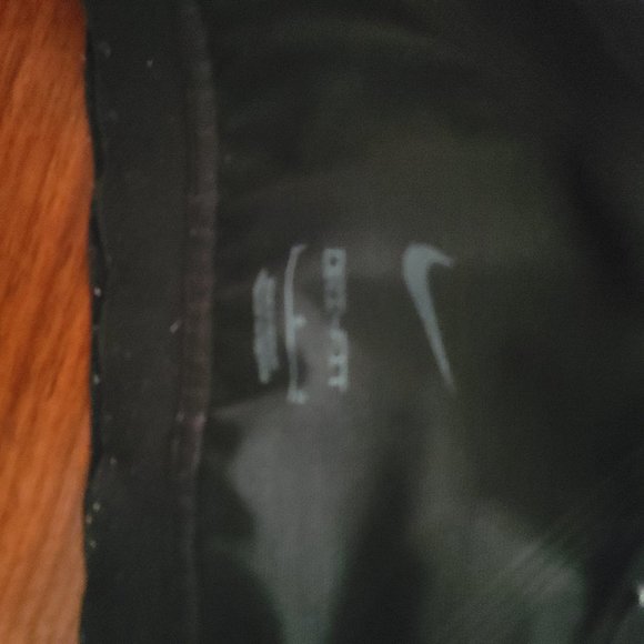 Nike sports bras - Picture 3 of 7